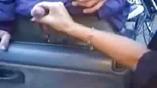 Pepe scopa appassionatamente e spara tutto ciò che accade sulla macchina fotografica video hard con nonne