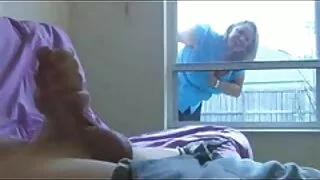 Scopata bella video hard con animali bionda sul suo letto