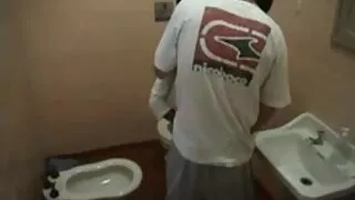 Fa un pompino nella vasca da bagno a donne calde hard un uomo irrequieto