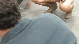 L'uomo si sdraiò e sborrata su una bella video porn di belen ragazza