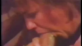 Calda bionda succhiato da video porno hard mature stallone bianco fallo