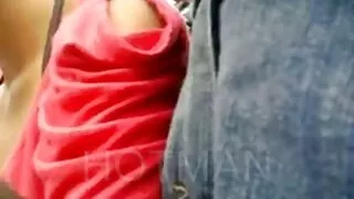 Il cliente tutte le attrici porno assertivo ha scopato la rossa nella vagina con un cazzo pietrificato