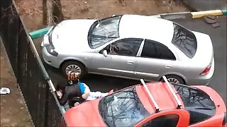 La giovane donna trascorre del tempo da video donne hard sola con se stessa