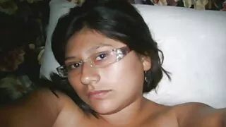 Con i capelli scuri e ragazza e ragazzo scopata film porno di alba parietti in camera oscura