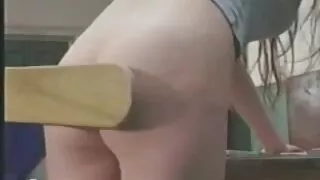 Bruna carina con una bocca da lavoro si è data volentieri a video hard etero suo marito