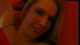 Sul grande letto Signora Grassa diteggiatura figa film porno con animale