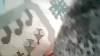 Nella camera da letto bianca come la neve, la bellezza cavalca il cazzo video hard donne incinta