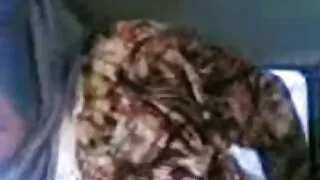 Scopata da una donna dopo essere stato nutrito sotto la gonna hard in modo soddisfacente