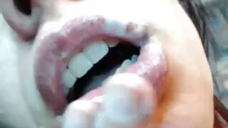 Affascinante ragazza bionda ha soddisfatto il film hard vecchie ragazzo con un pompino