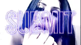 Depravato pollastrella succhia dolcemente il porno di personaggi famosi pene