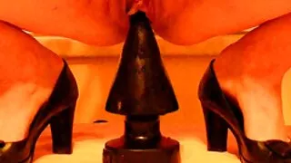 Ragazza dai capelli neri si è arresa a film hard con cavalli un uomo senza imbarazzo