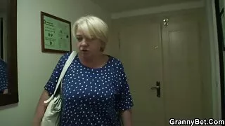 Il video porno di sara fidanzato ha guidato Svetlana nel culo con il suo cazzo